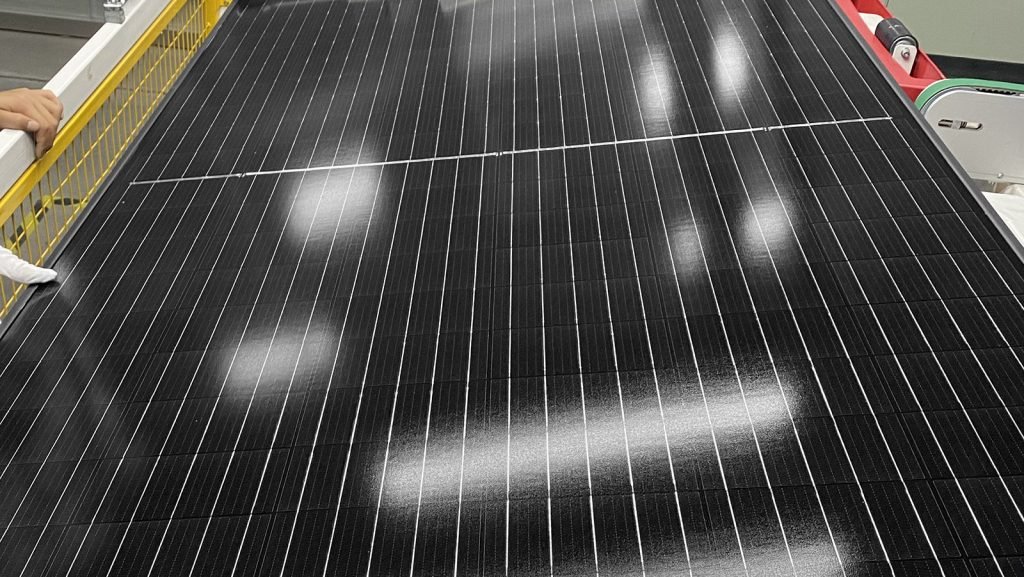 mono PERC half cell solar panel